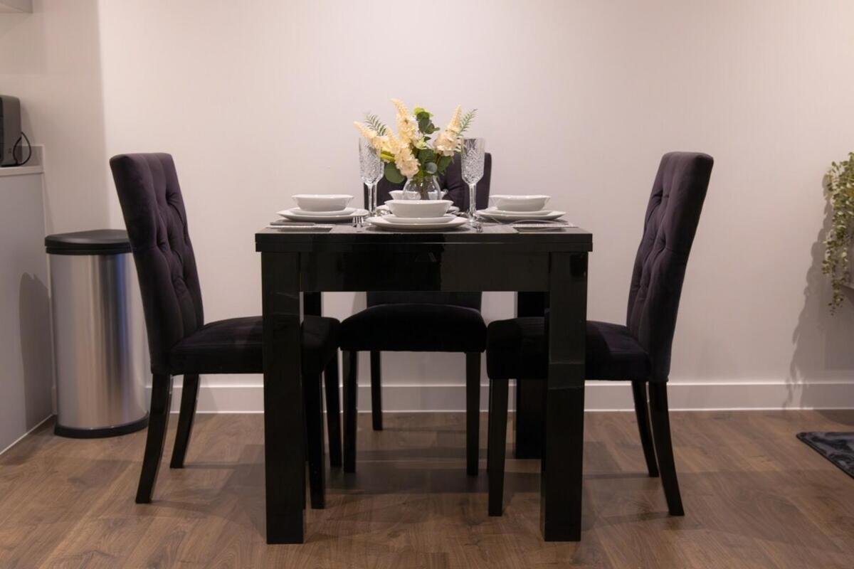 Luxury Mcr 2bed,2bath Apartment- Location! * Manchester