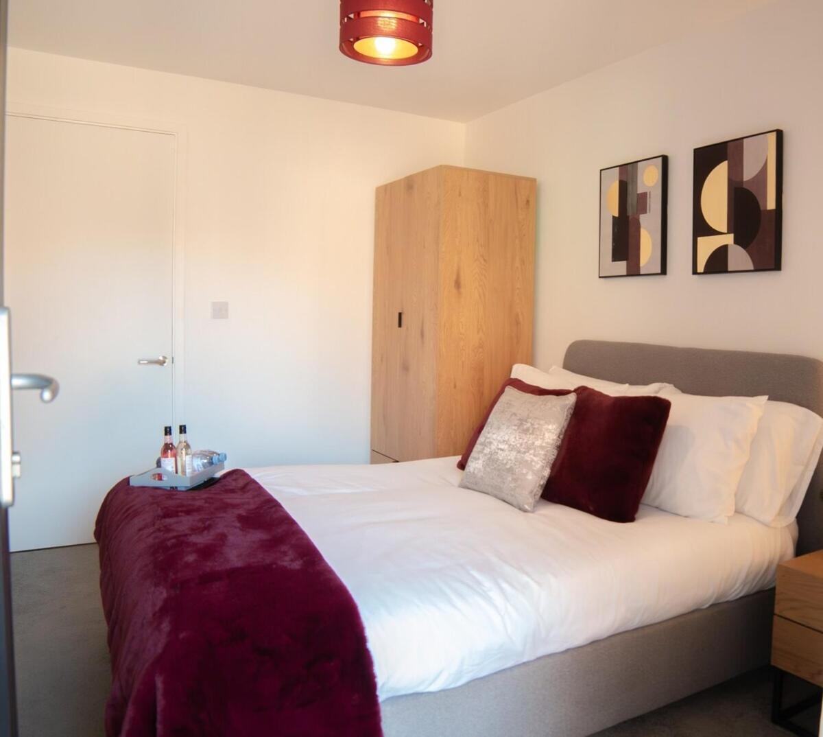 Apartment Luxury Mcr 2bed,2bath Apartment- Location! Manchester